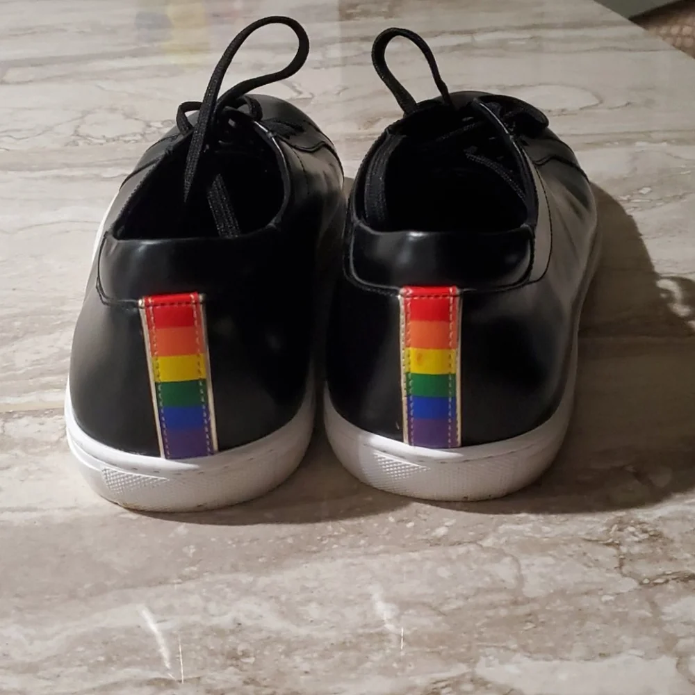 KENNETH COLE - Picture 2 of 5